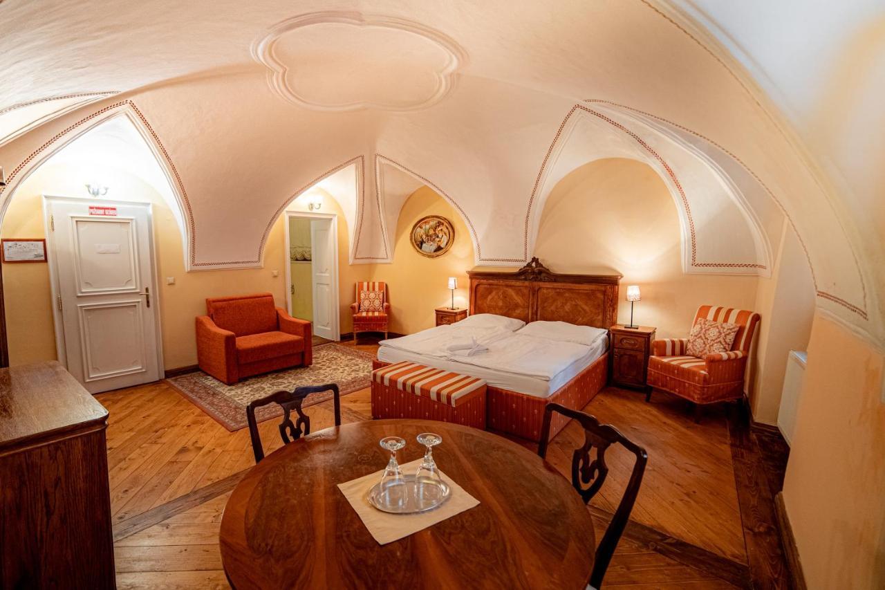 Penzion Cosmopolitan Ii. Banská Štiavnica Екстериор снимка