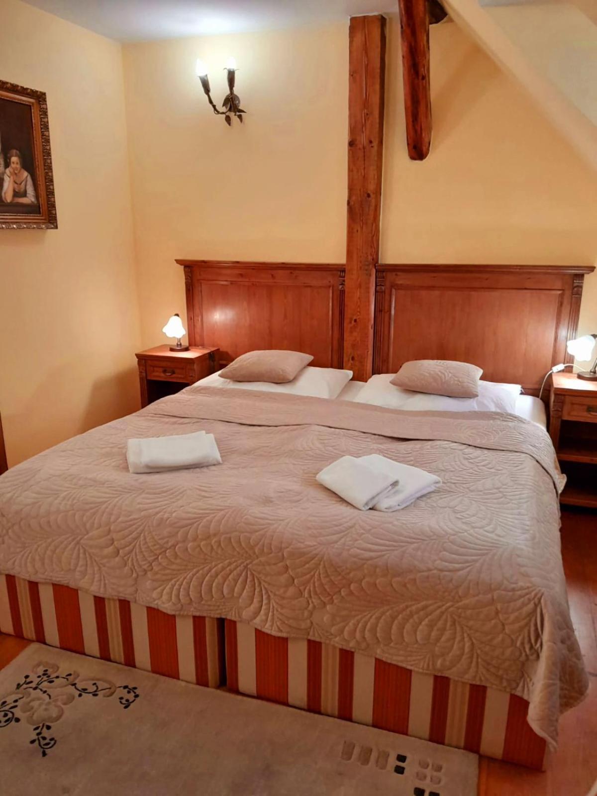 Penzion Cosmopolitan Ii. Banská Štiavnica Екстериор снимка