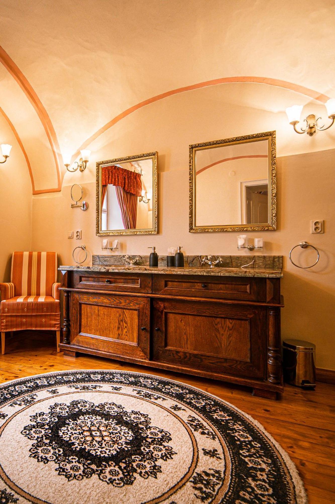 Penzion Cosmopolitan Ii. Banská Štiavnica Стая снимка