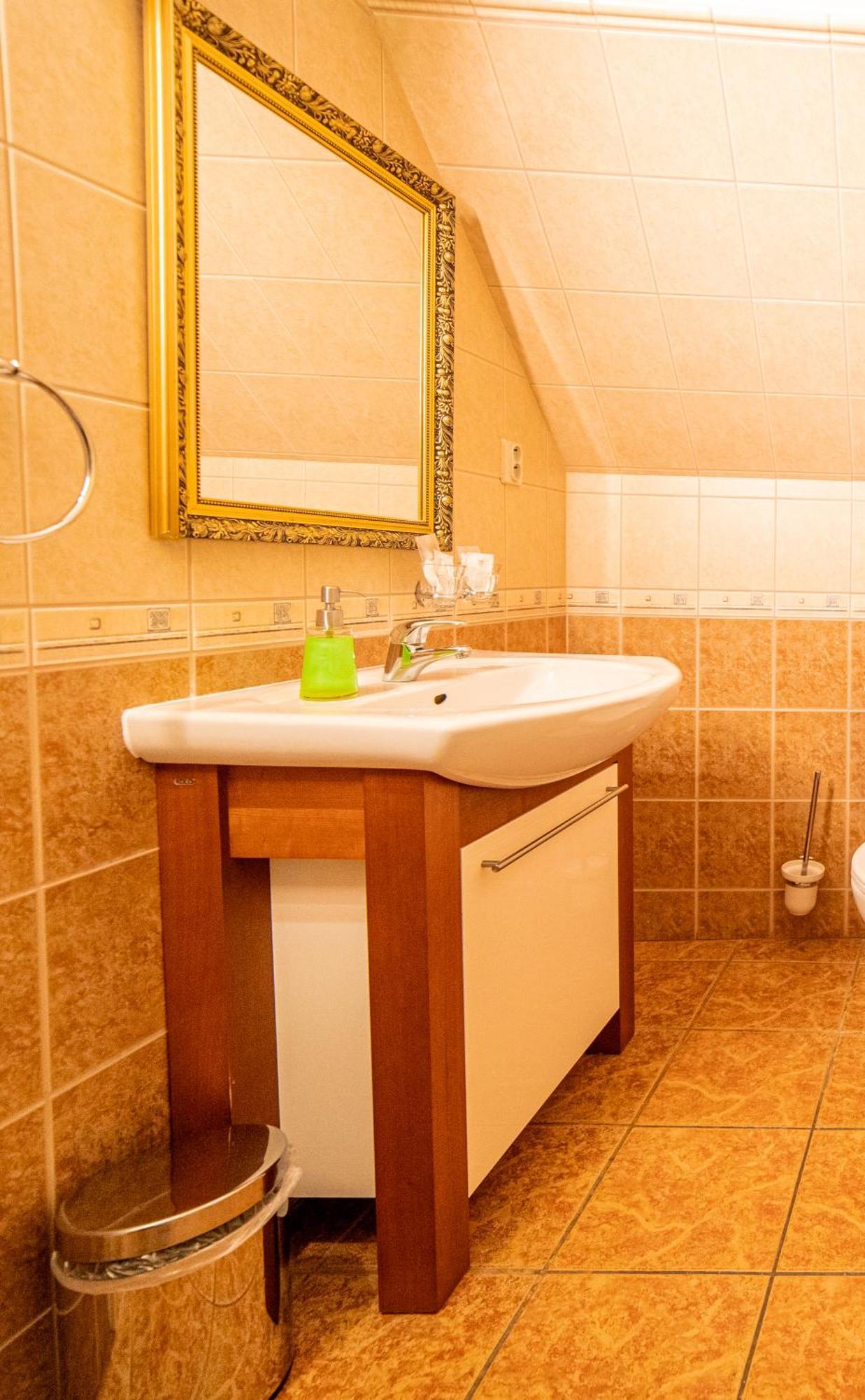 Penzion Cosmopolitan Ii. Banská Štiavnica Стая снимка