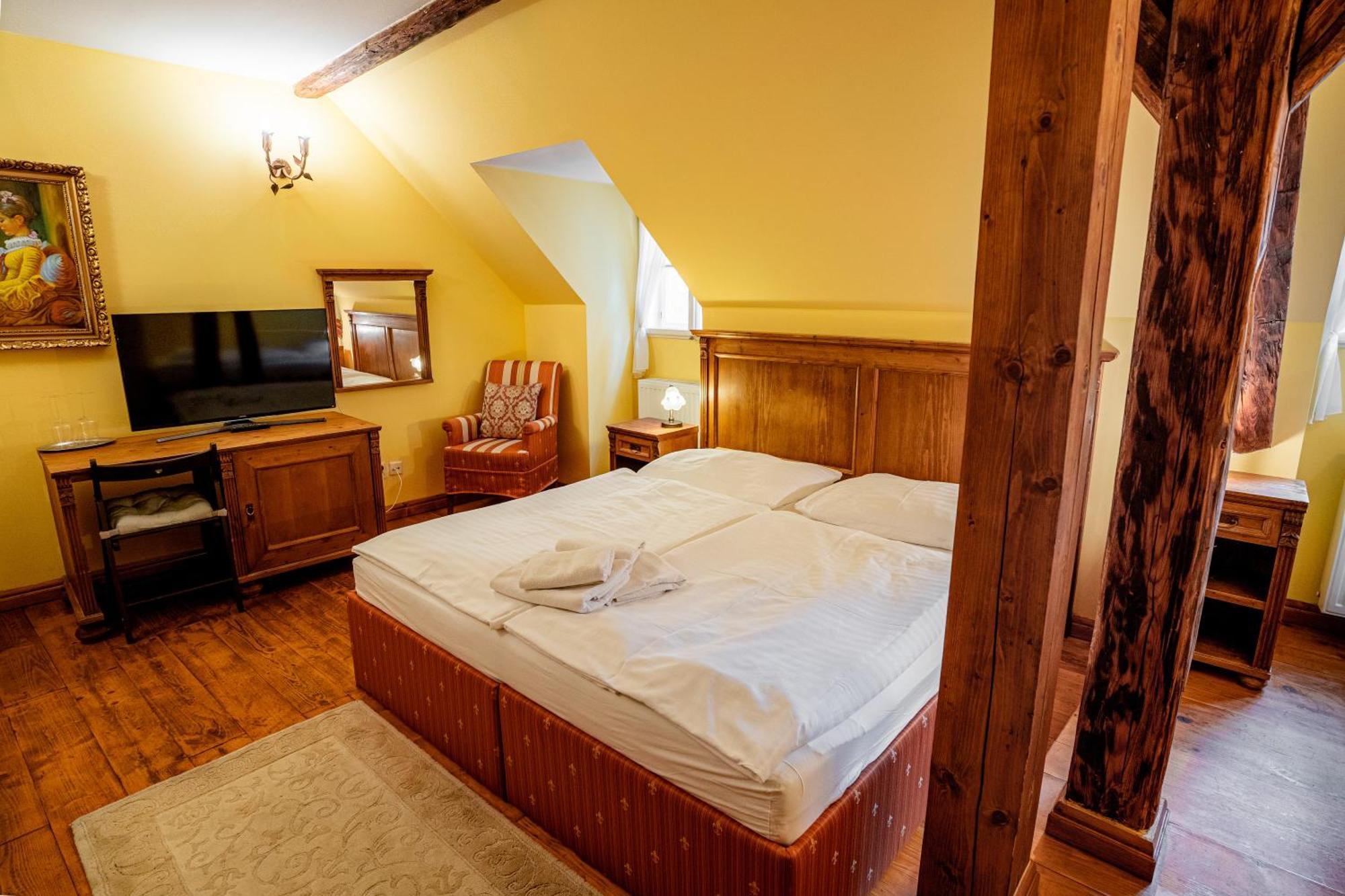 Penzion Cosmopolitan Ii. Banská Štiavnica Стая снимка