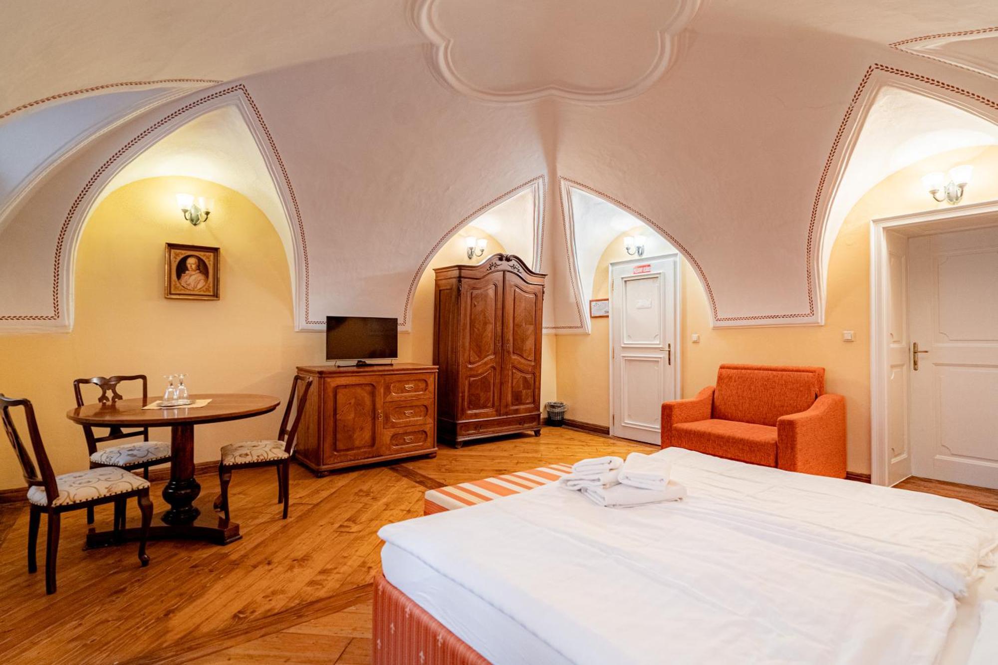 Penzion Cosmopolitan Ii. Banská Štiavnica Стая снимка