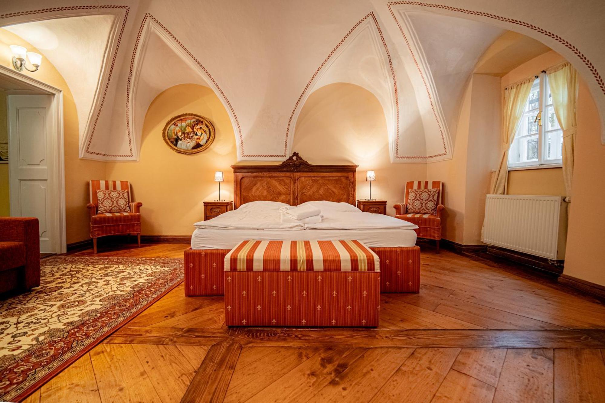 Penzion Cosmopolitan Ii. Banská Štiavnica Стая снимка