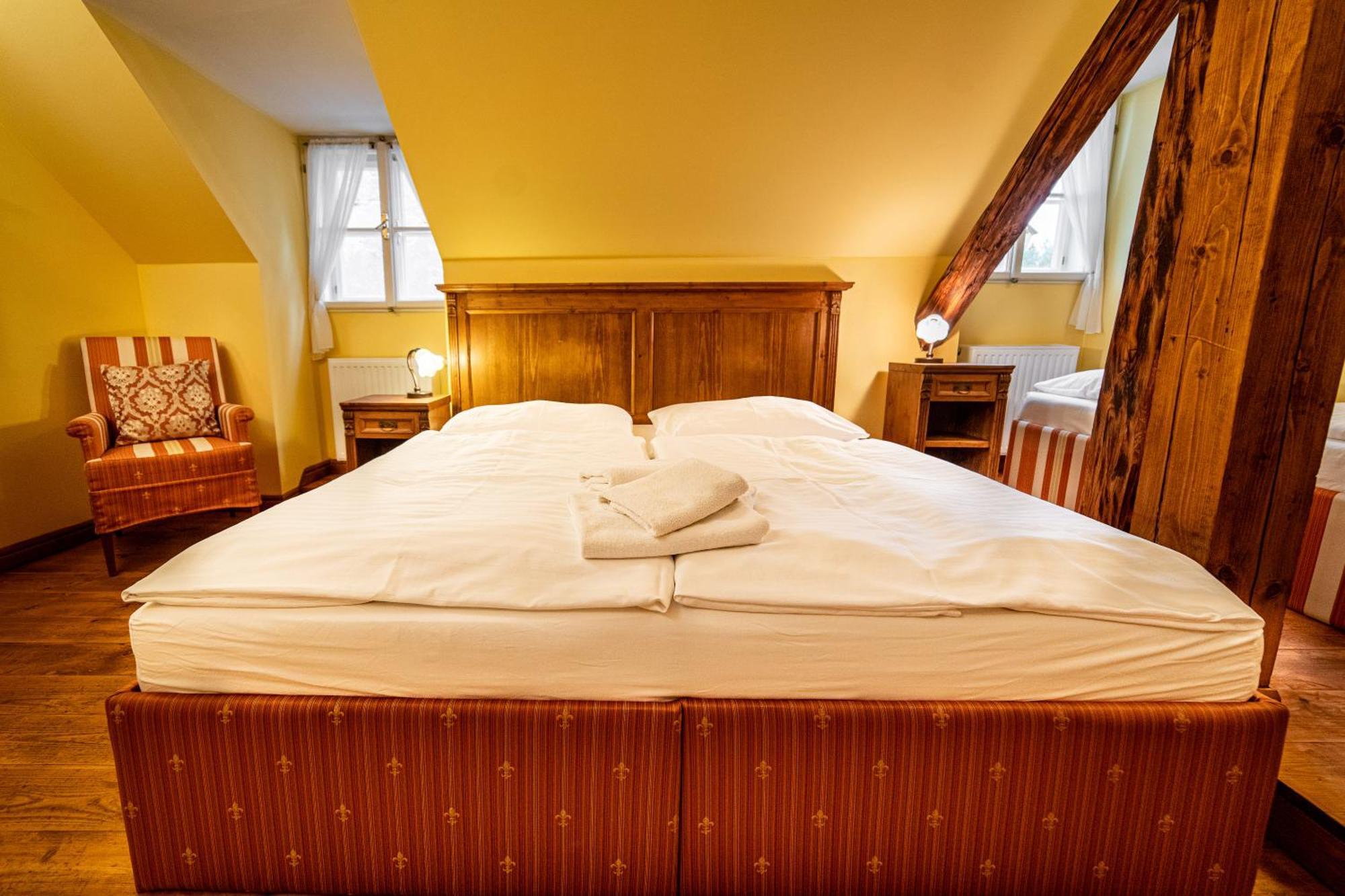 Penzion Cosmopolitan Ii. Banská Štiavnica Стая снимка