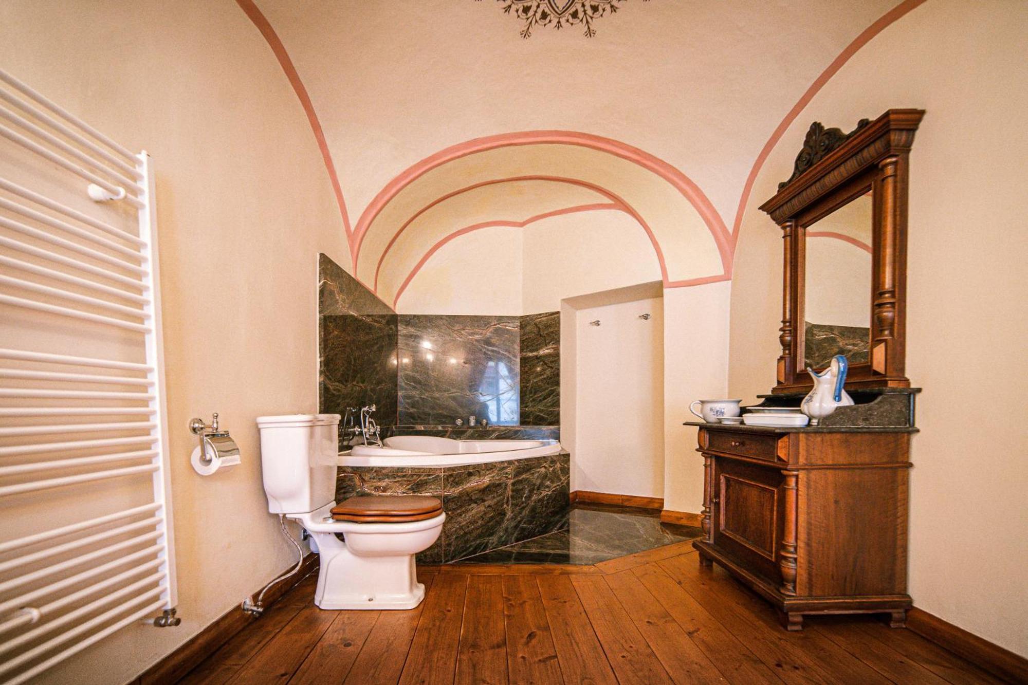 Penzion Cosmopolitan Ii. Banská Štiavnica Стая снимка