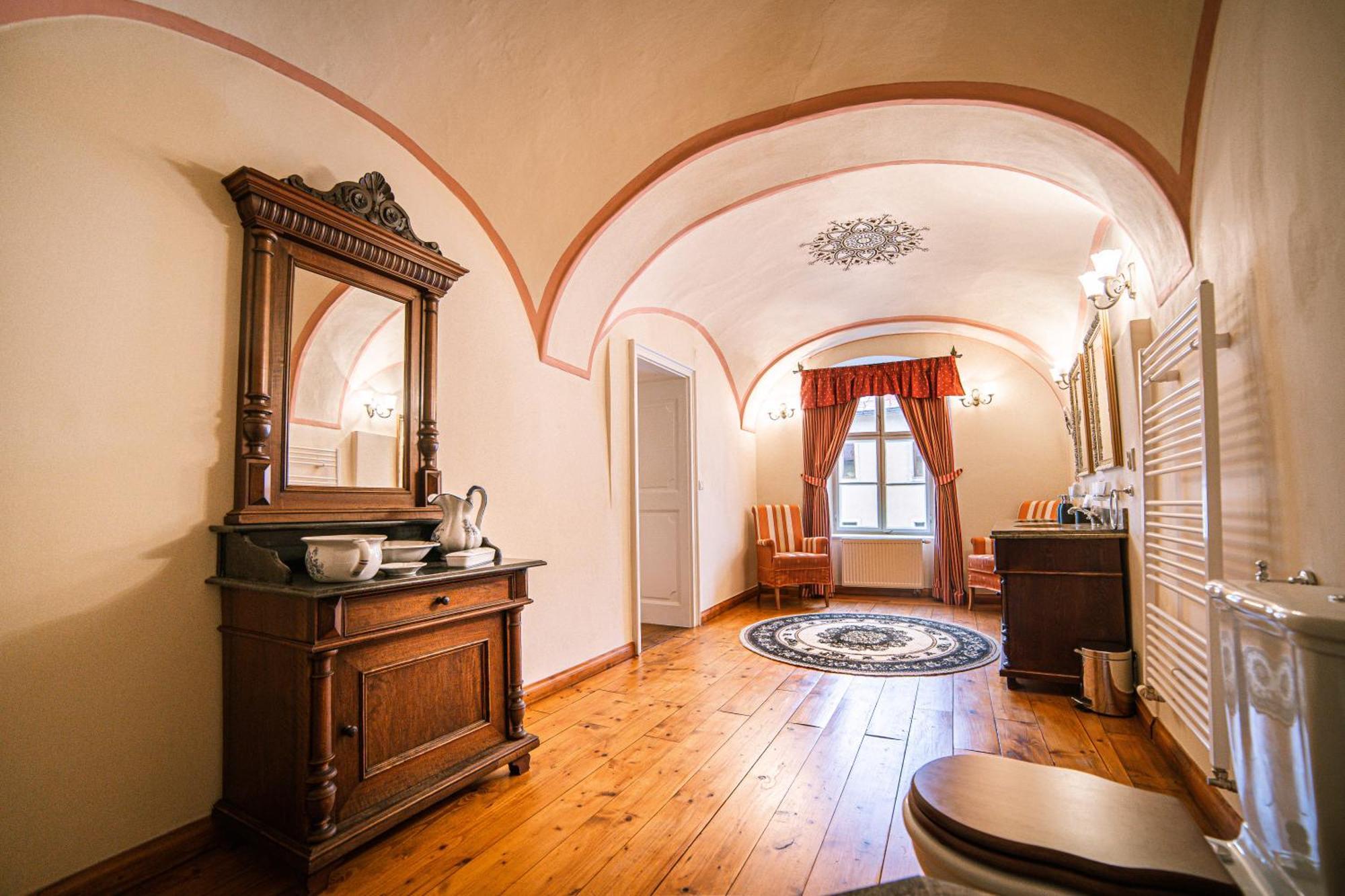 Penzion Cosmopolitan Ii. Banská Štiavnica Стая снимка